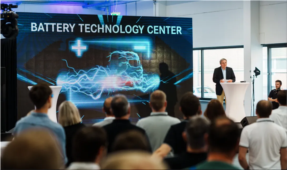 Mercedes-Benz Mannheim Plant Unveils Pioneering Battery Technology Center